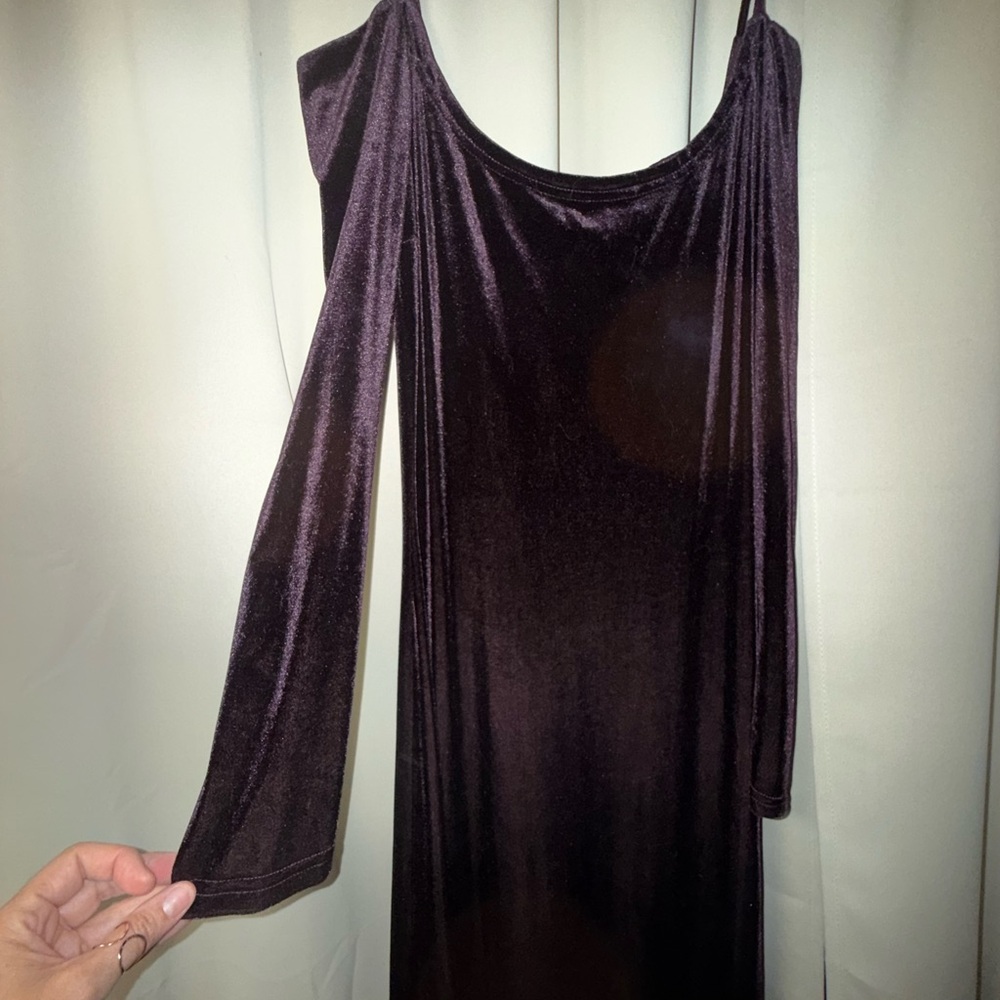 Vintage Jessica McClintock Formal Long Sleeve Open Shoulder Velvet Dress Purple